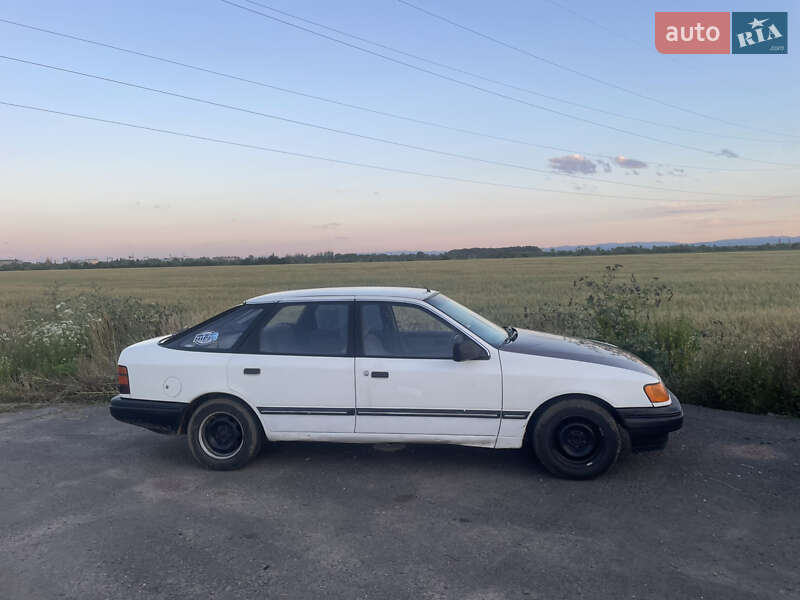 Ліфтбек Ford Scorpio 1988 в Стрию