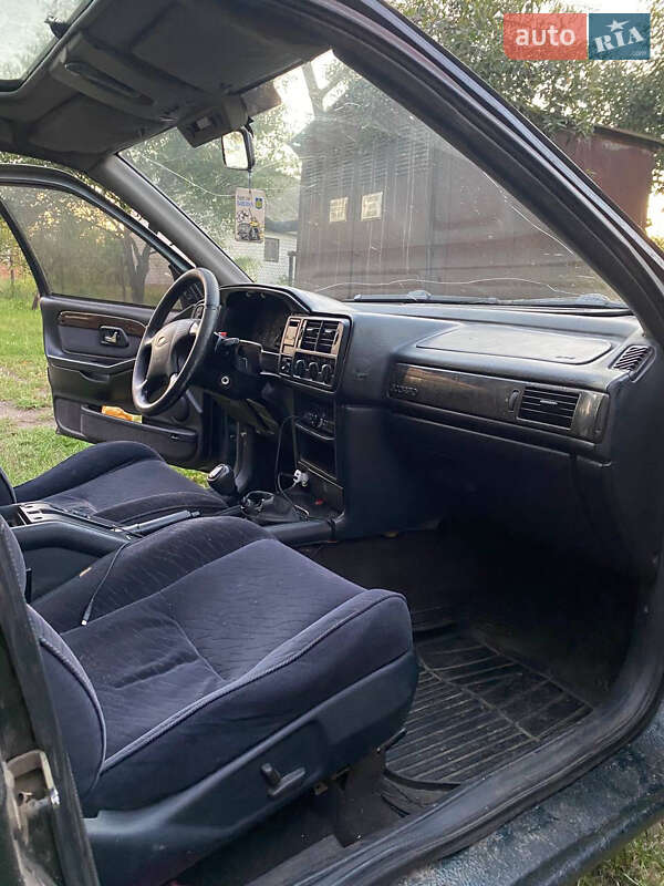 Седан Ford Scorpio 1994 в Диканьці