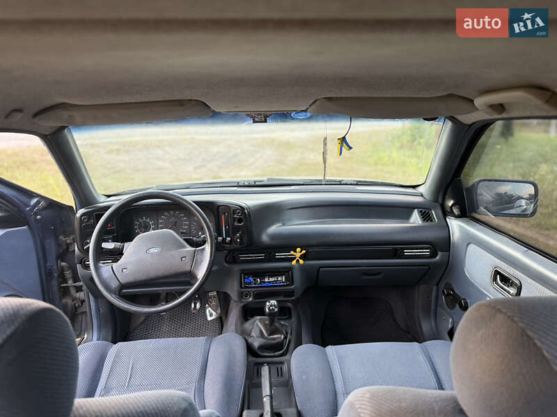 Седан Ford Scorpio 1988 в Сарнах