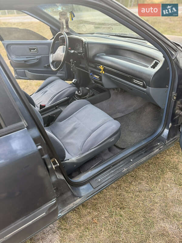 Седан Ford Scorpio 1988 в Сарнах