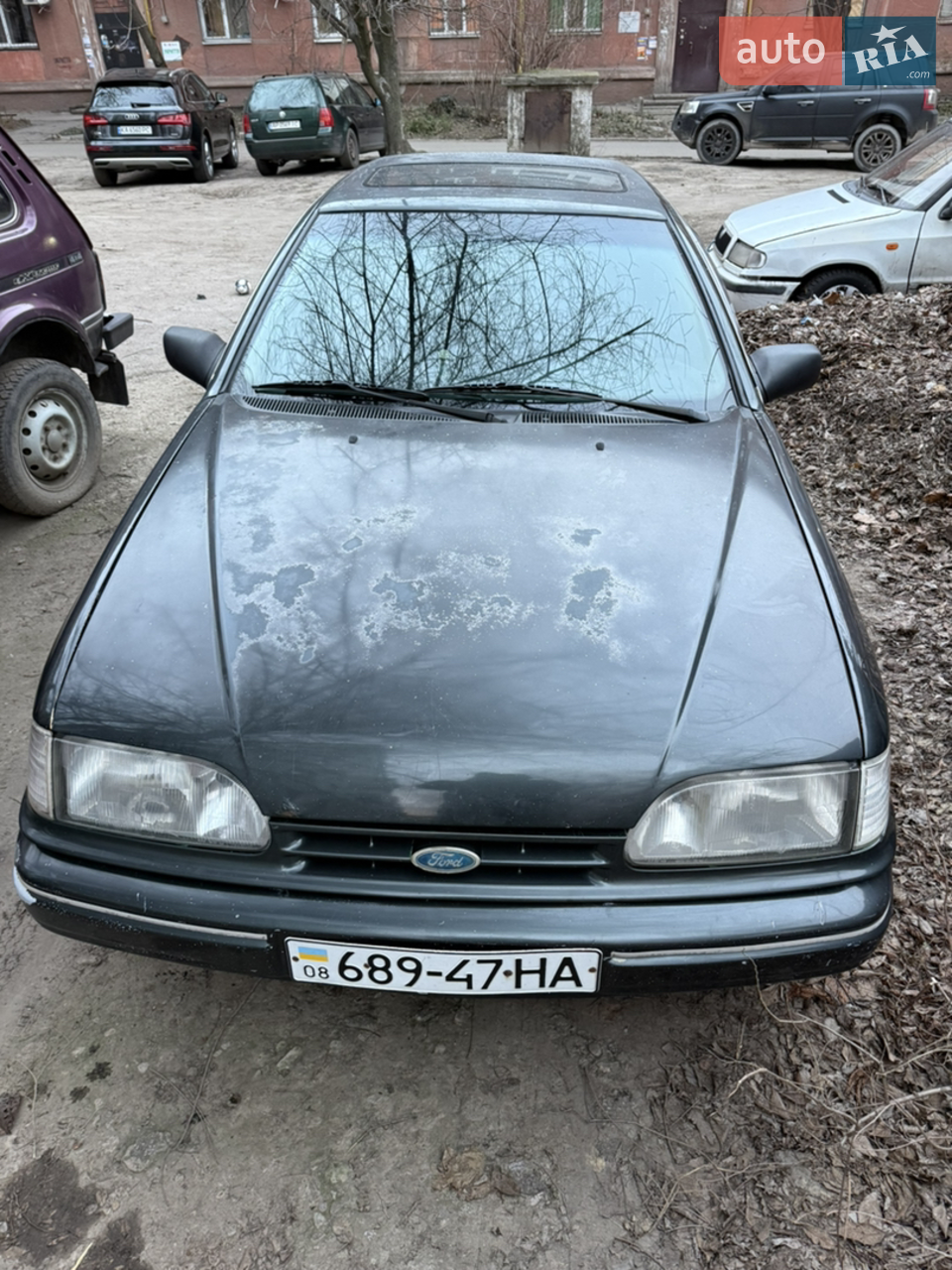 Технічно справний, 2,0 газ/бензин, газ вписаний, ходова в доброму стані, страховка свіжа, арки зроблені, є сигналізація, салон в доброму стані, переоформлення. Торг біля капоту.