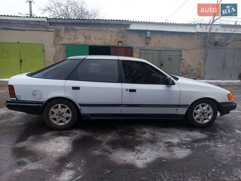 Лифтбек Ford Scorpio 1987 в Раздельной