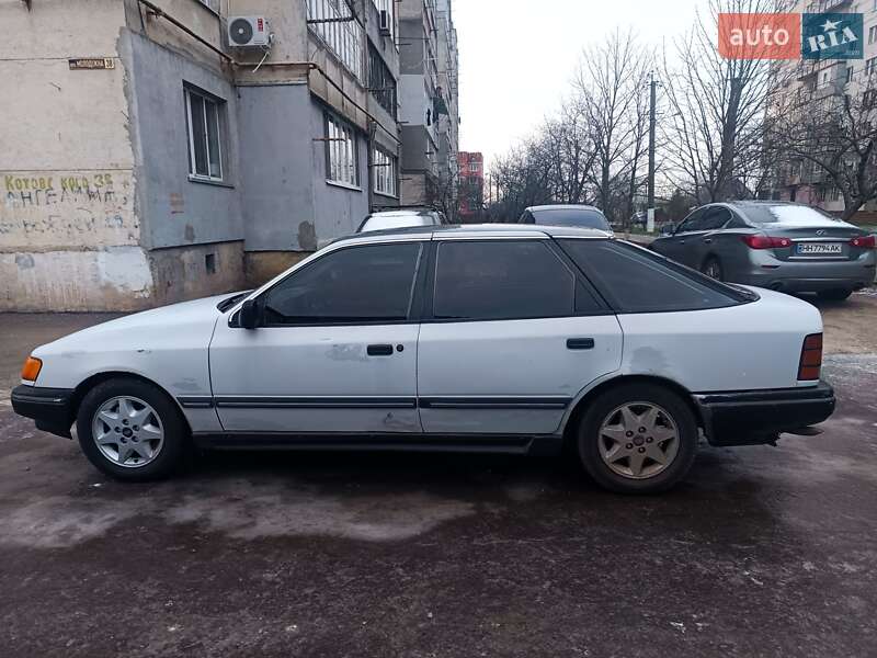 Лифтбек Ford Scorpio 1987 в Раздельной