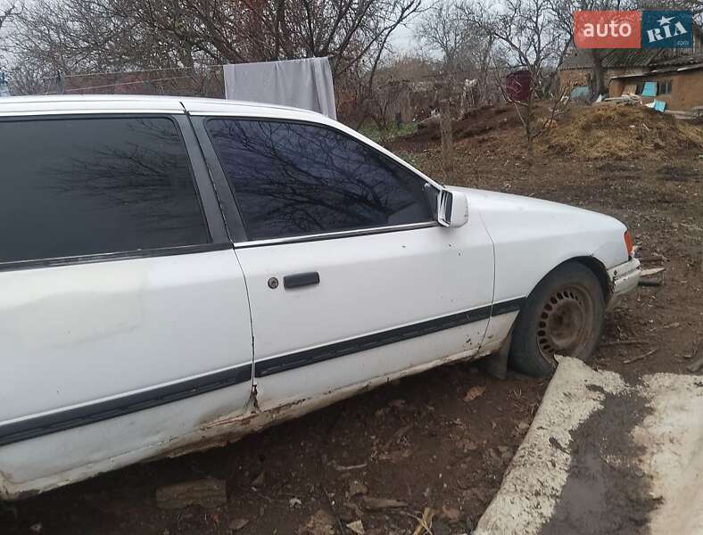 Седан Ford Scorpio 1985 в Великій Олександрівці