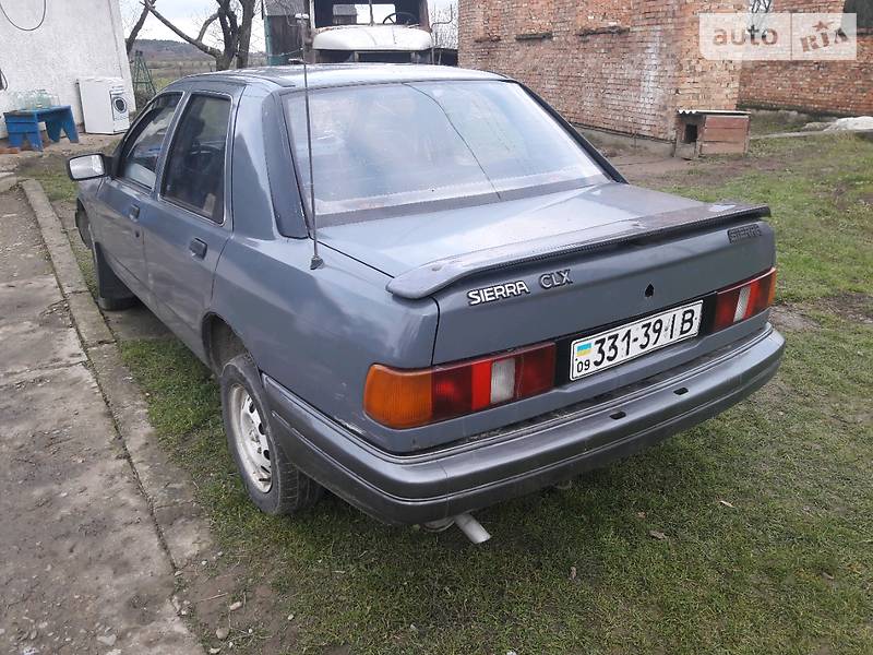 Седан Ford Sierra 1988 в Дрогобыче