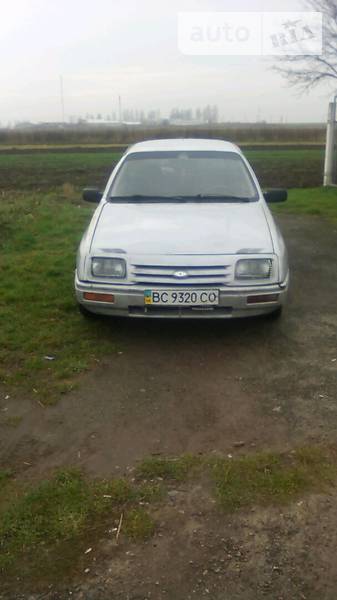 Хетчбек Ford Sierra 1985 в Пустомитах