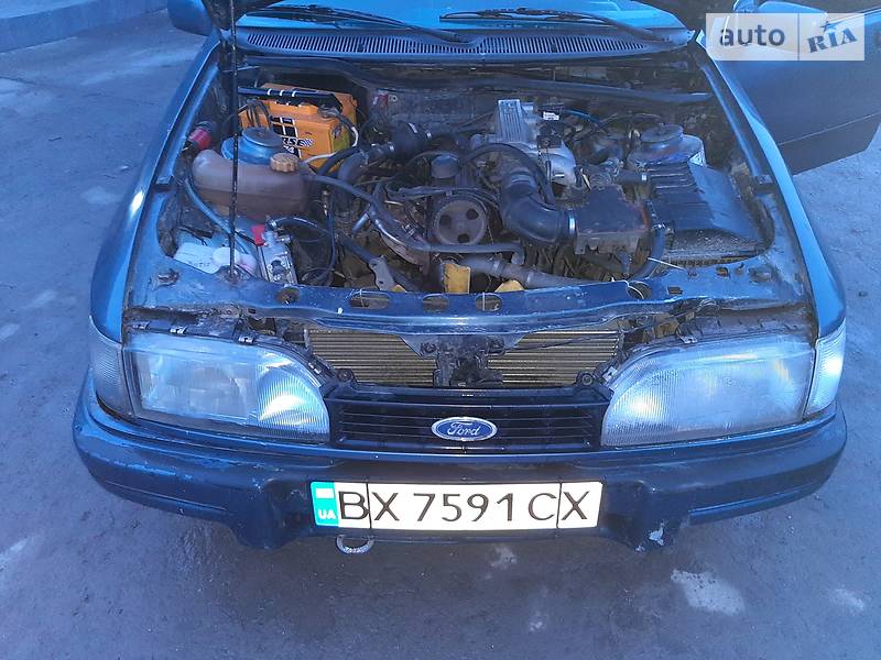 Седан Ford Sierra 1988 в Ярмолинцях