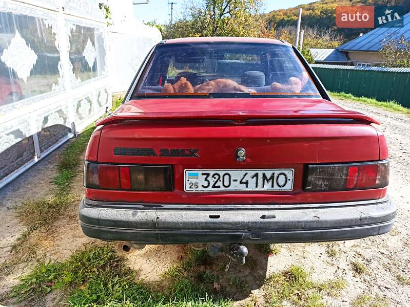 Седан Ford Sierra 1988 в Хотине