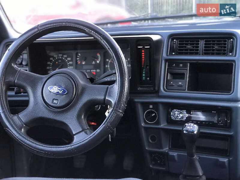 Седан Ford Sierra 1987 в Стрые