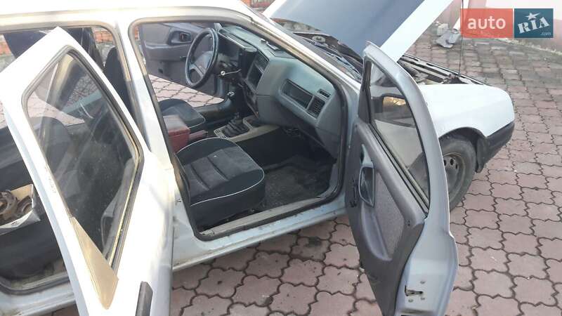 Лифтбек Ford Sierra 1982 в Сумах