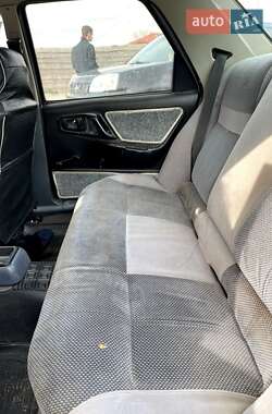 Седан Ford Sierra 1989 в Бродах