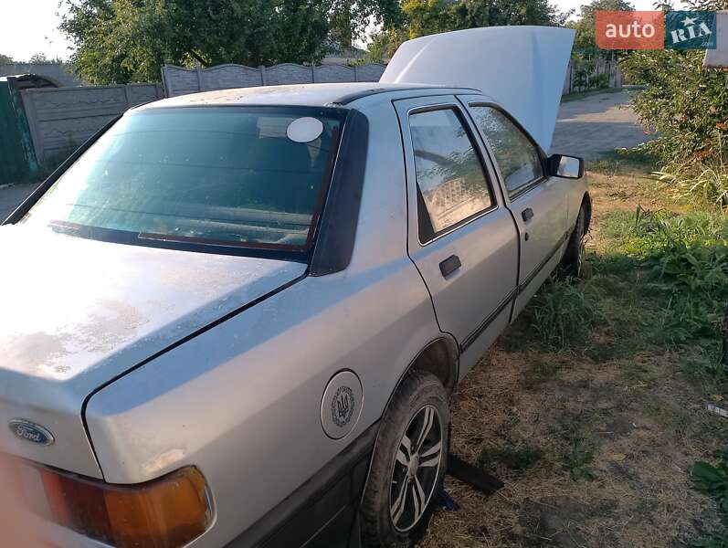 Седан Ford Sierra 1988 в Кременчуці