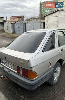 Ліфтбек Ford Sierra 1986 в Чернівцях