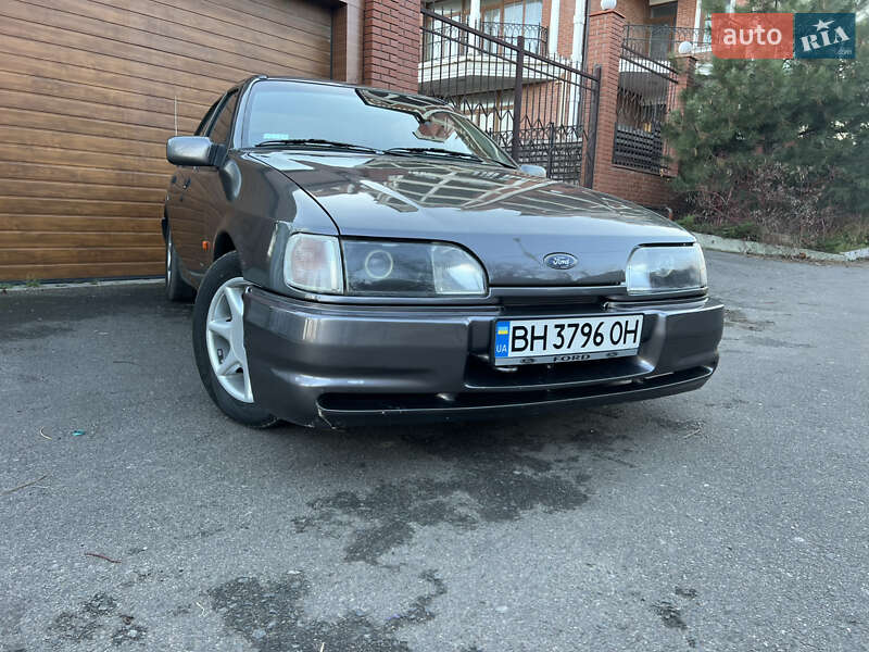 Седан Ford Sierra 1987 в Черноморске