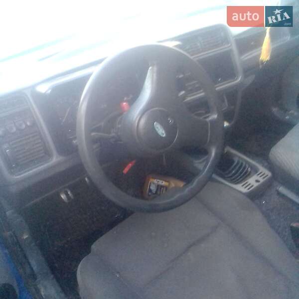 Седан Ford Sierra 1988 в Хоросткове