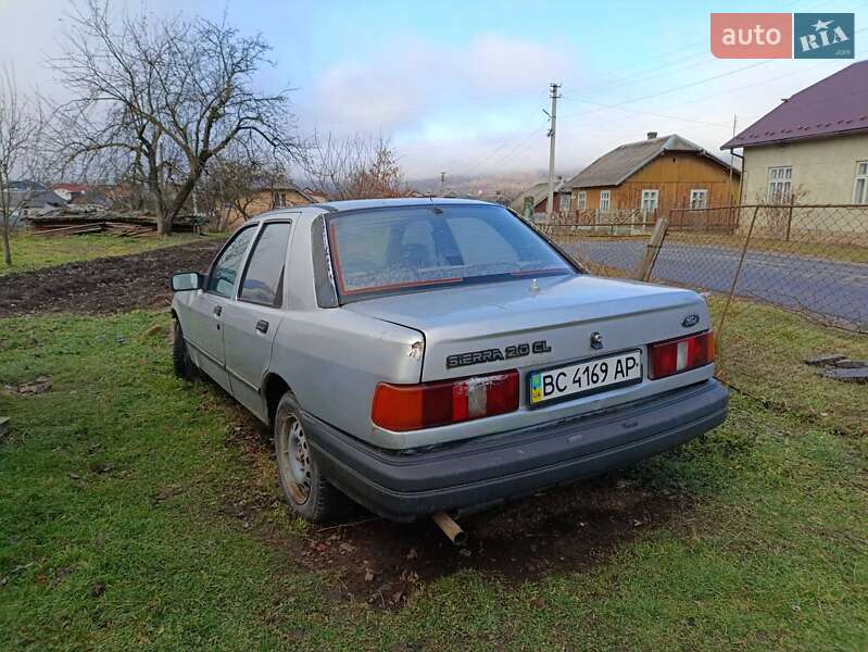 Седан Ford Sierra 1988 в Стрию