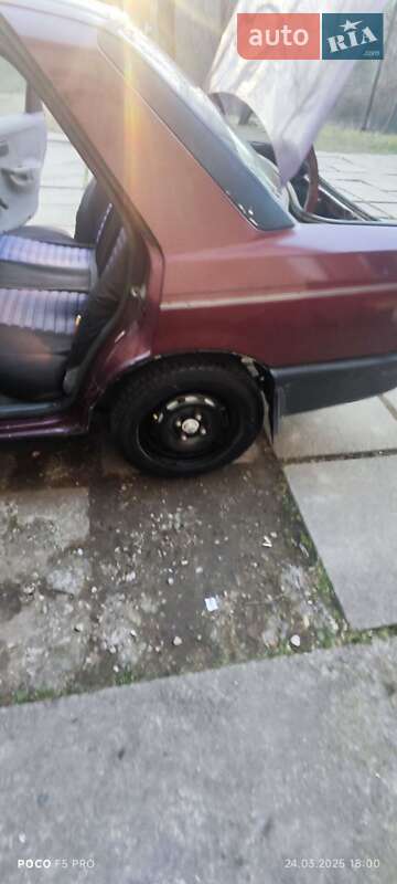 Седан Ford Sierra 1989 в Сторожинце
