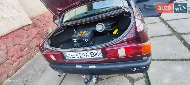 Седан Ford Sierra 1989 в Сторожинце