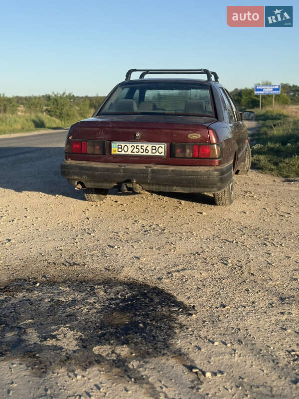 Седан Ford Sierra 1988 в Радивилове