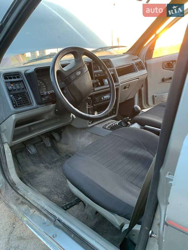 Лифтбек Ford Sierra 1984 в Витовском районе