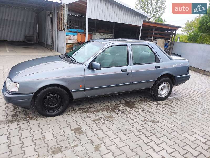 Седан Ford Sierra 1993 в Староконстантинове