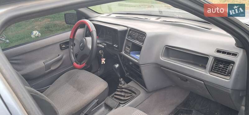 Седан Ford Sierra 1988 в Умани
