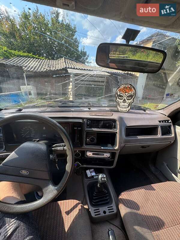 Лифтбек Ford Sierra 1985 в Глухове