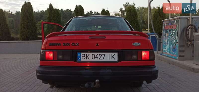 Седан Ford Sierra 1991 в Вараше