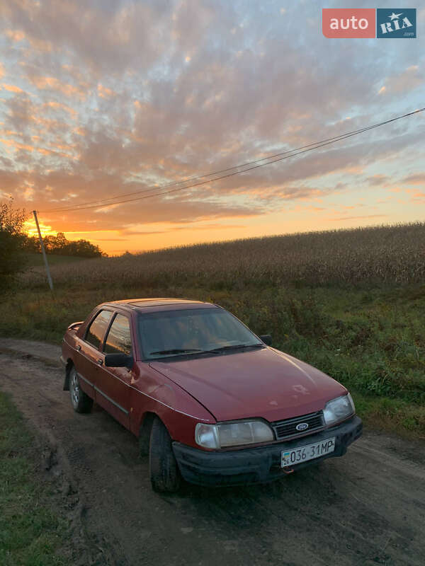 Седан Ford Sierra 1990 в Сторожинце