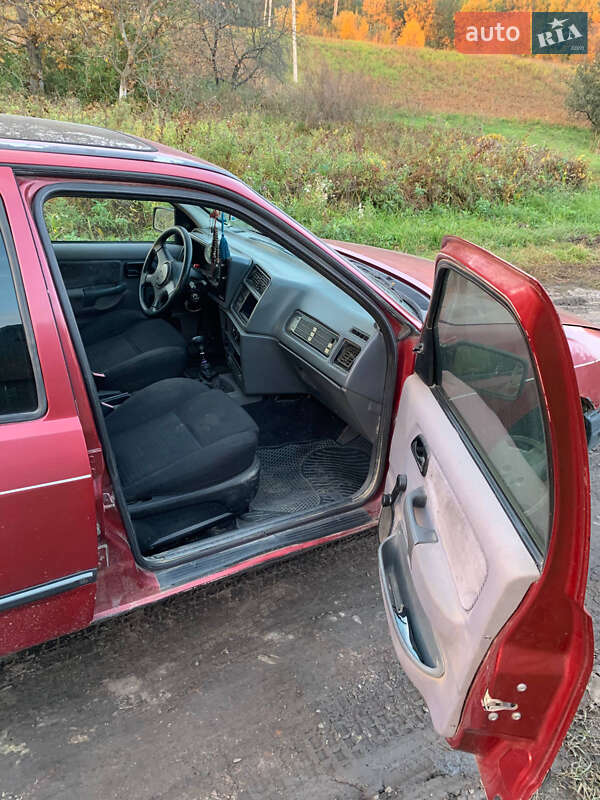 Седан Ford Sierra 1990 в Сторожинце