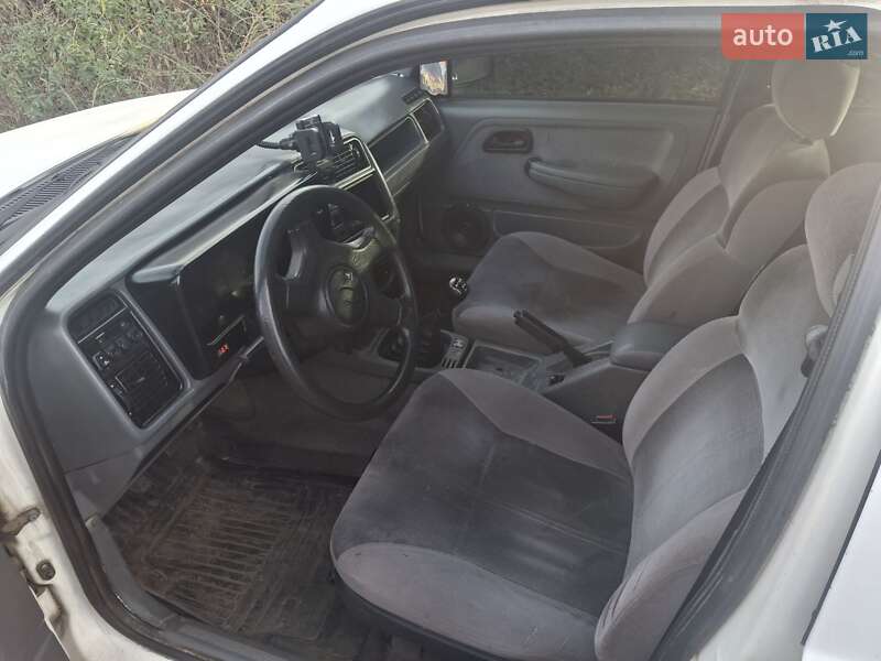 Седан Ford Sierra 1987 в Апостолово фото 7 Седан Ford Sierra 1987 в Апостолово
