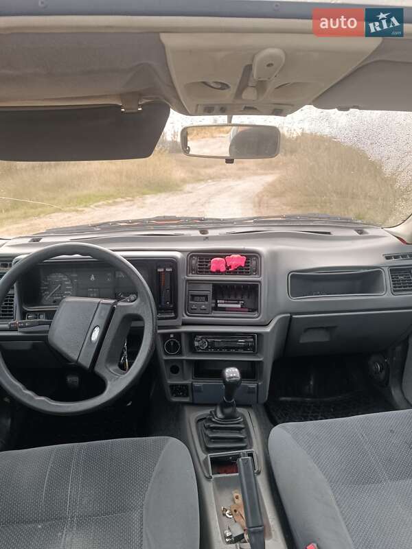 Ліфтбек Ford Sierra 1990 в Долині