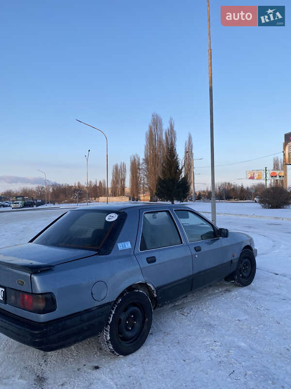 Седан Ford Sierra 1988 в Кременчуці