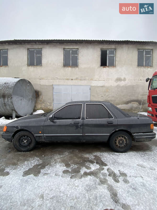 Седан Ford Sierra 1988 в Старому Самборі