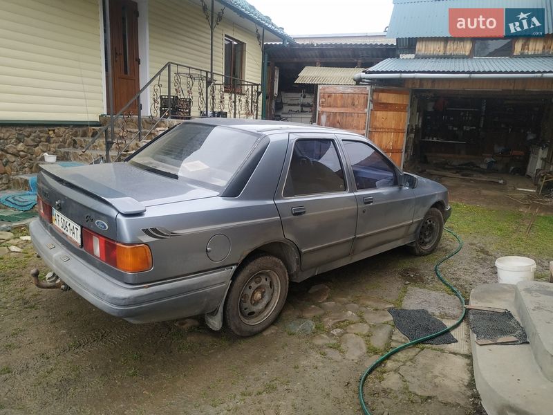 Седан Ford Sierra 1988 в Ивано-Франковске