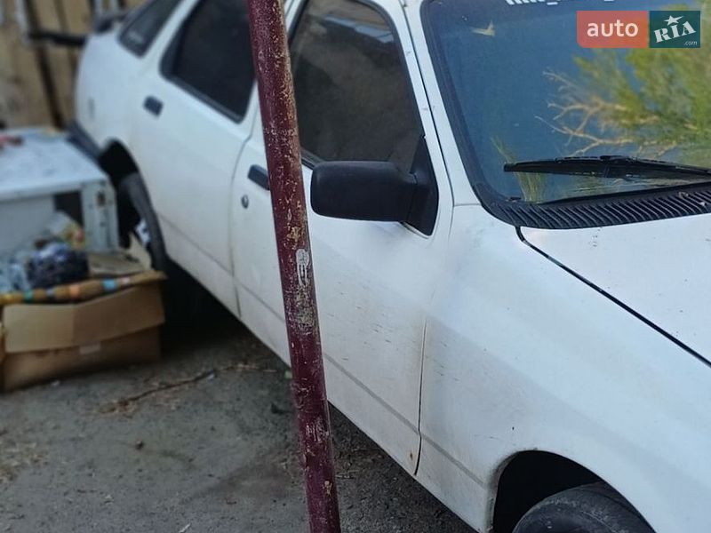 Ліфтбек Ford Sierra 1983 в Миколаєві