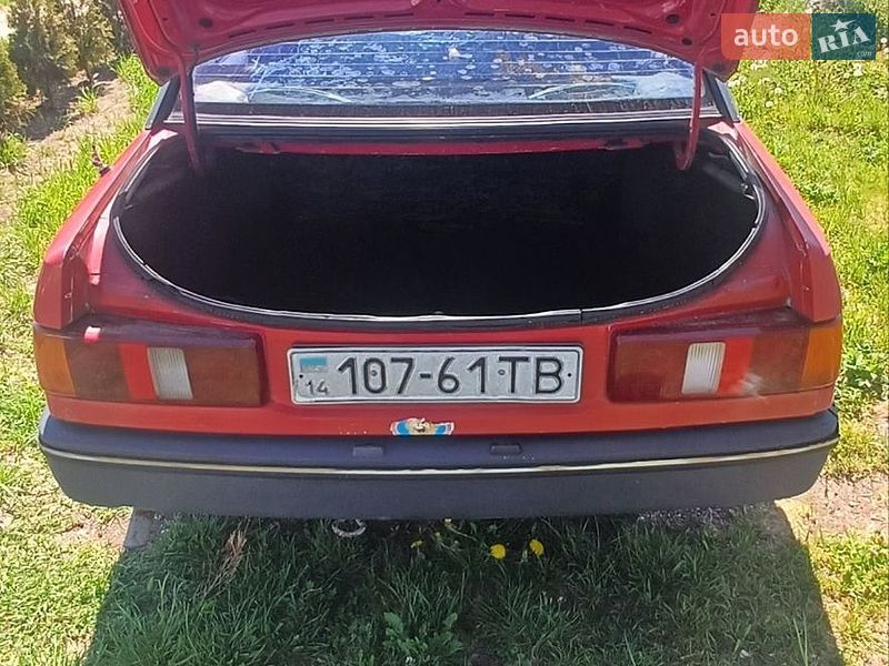 Седан Ford Sierra 1988 в Буську