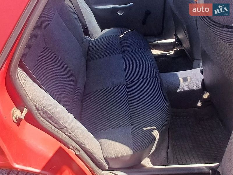 Седан Ford Sierra 1988 в Буську