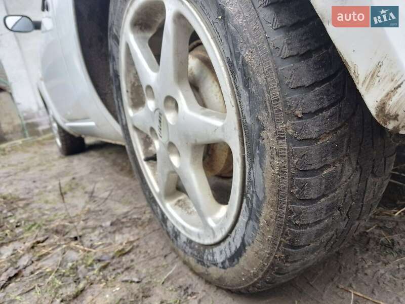 Родстер Ford StreetKa 2004 в Кременце