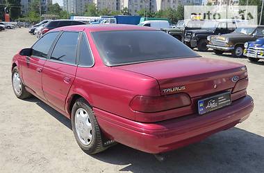 Седан Ford Taurus 1994 в Черкассах