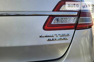 Седан Ford Taurus 2015 в 
