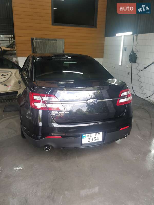 Седан Ford Taurus 2019 в Днепре