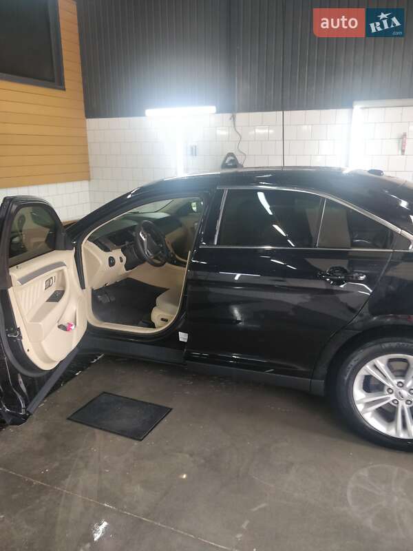 Седан Ford Taurus 2019 в Днепре
