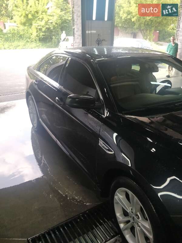 Седан Ford Taurus 2019 в Днепре