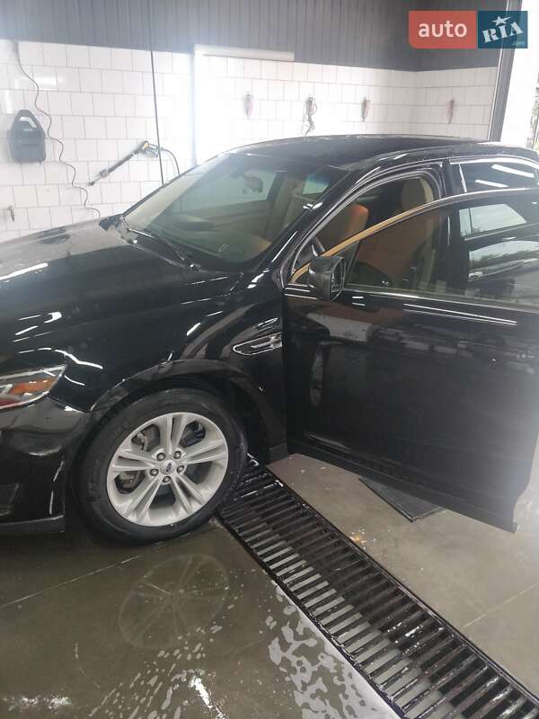 Седан Ford Taurus 2019 в Днепре
