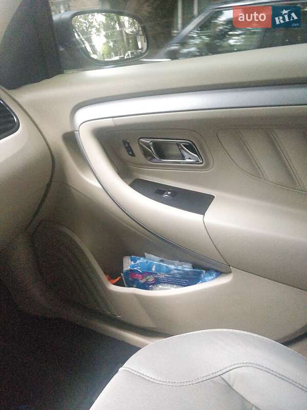 Седан Ford Taurus 2019 в Днепре