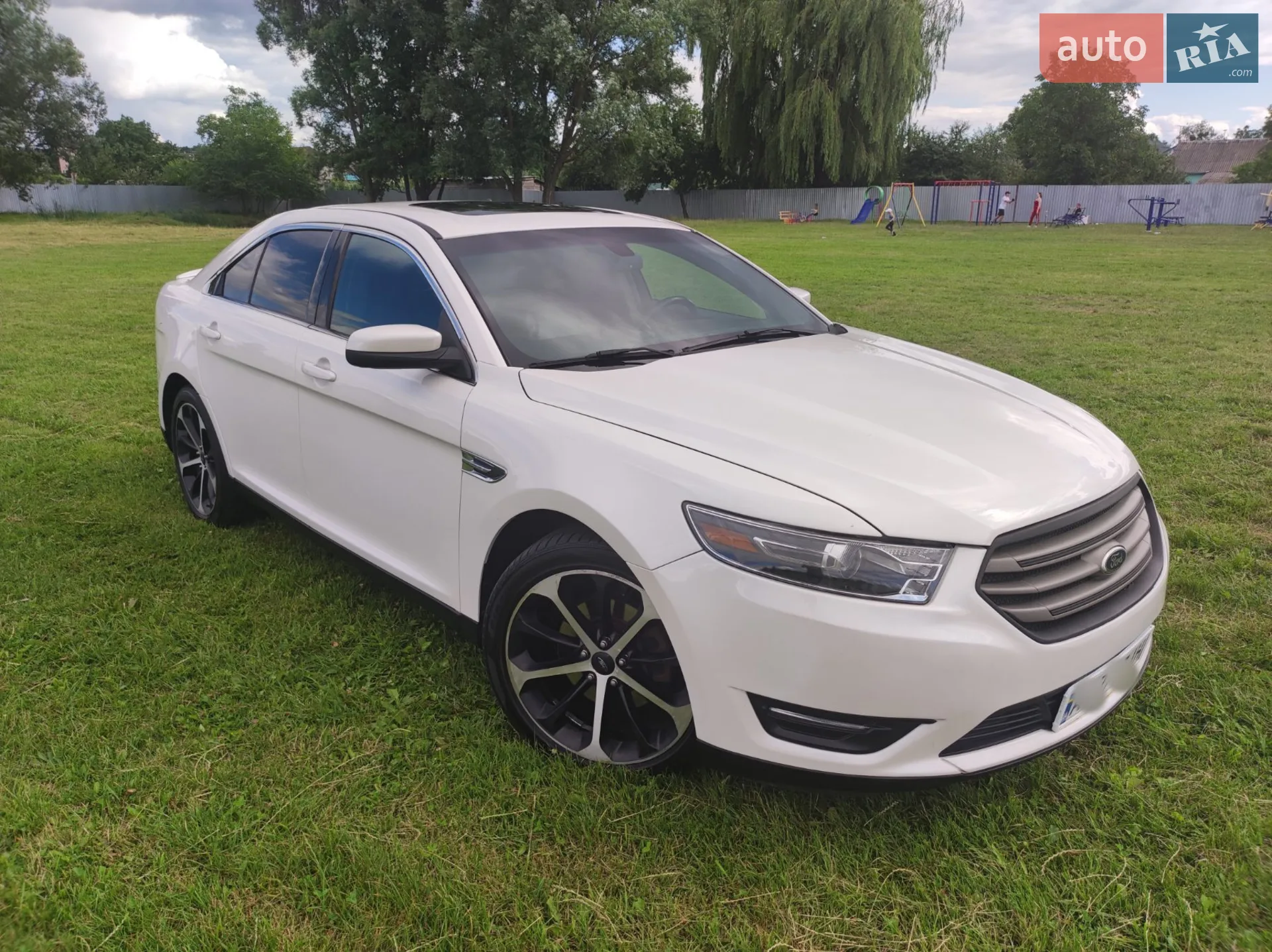 2015 Ford Taurus - мініатюра 2