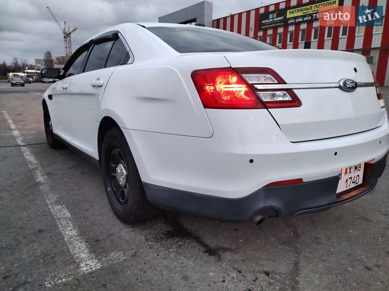 Седан Ford Taurus 2015 в Харкові