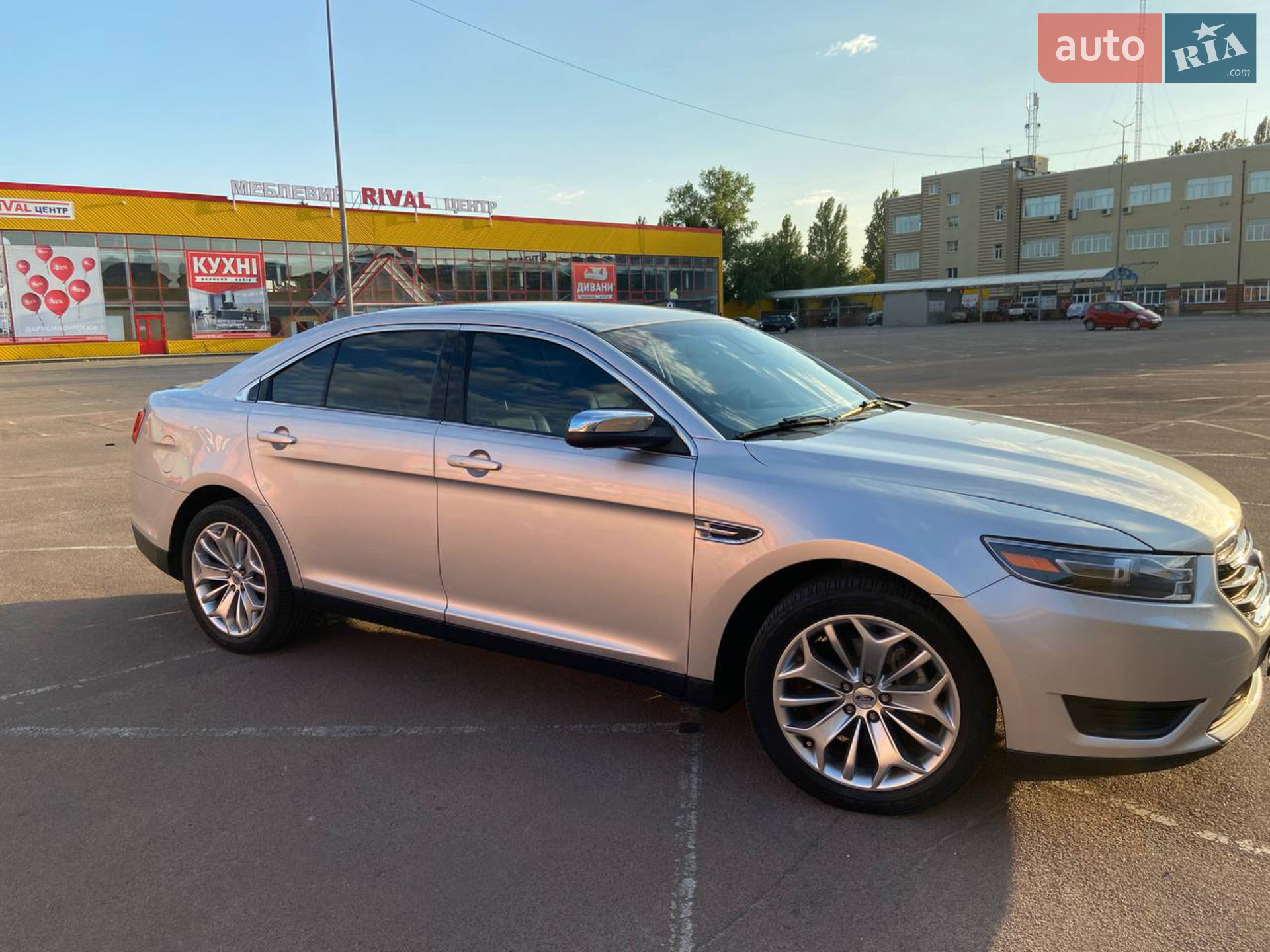 2018 Ford Taurus - мініатюра 5