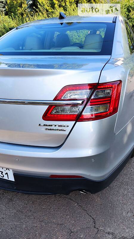 Седан Ford Taurus 2018 в Броварах